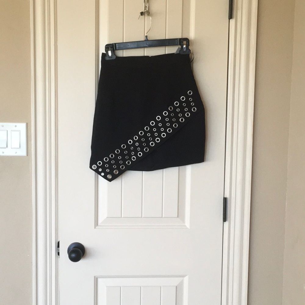 Black rocker skirt